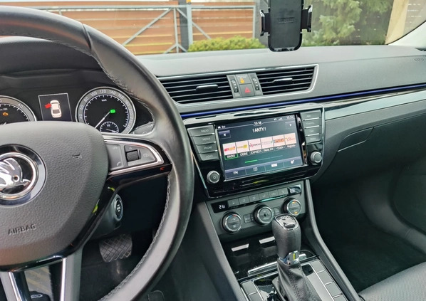 Skoda Superb cena 87400 przebieg: 138200, rok produkcji 2016 z Mikołów małe 277